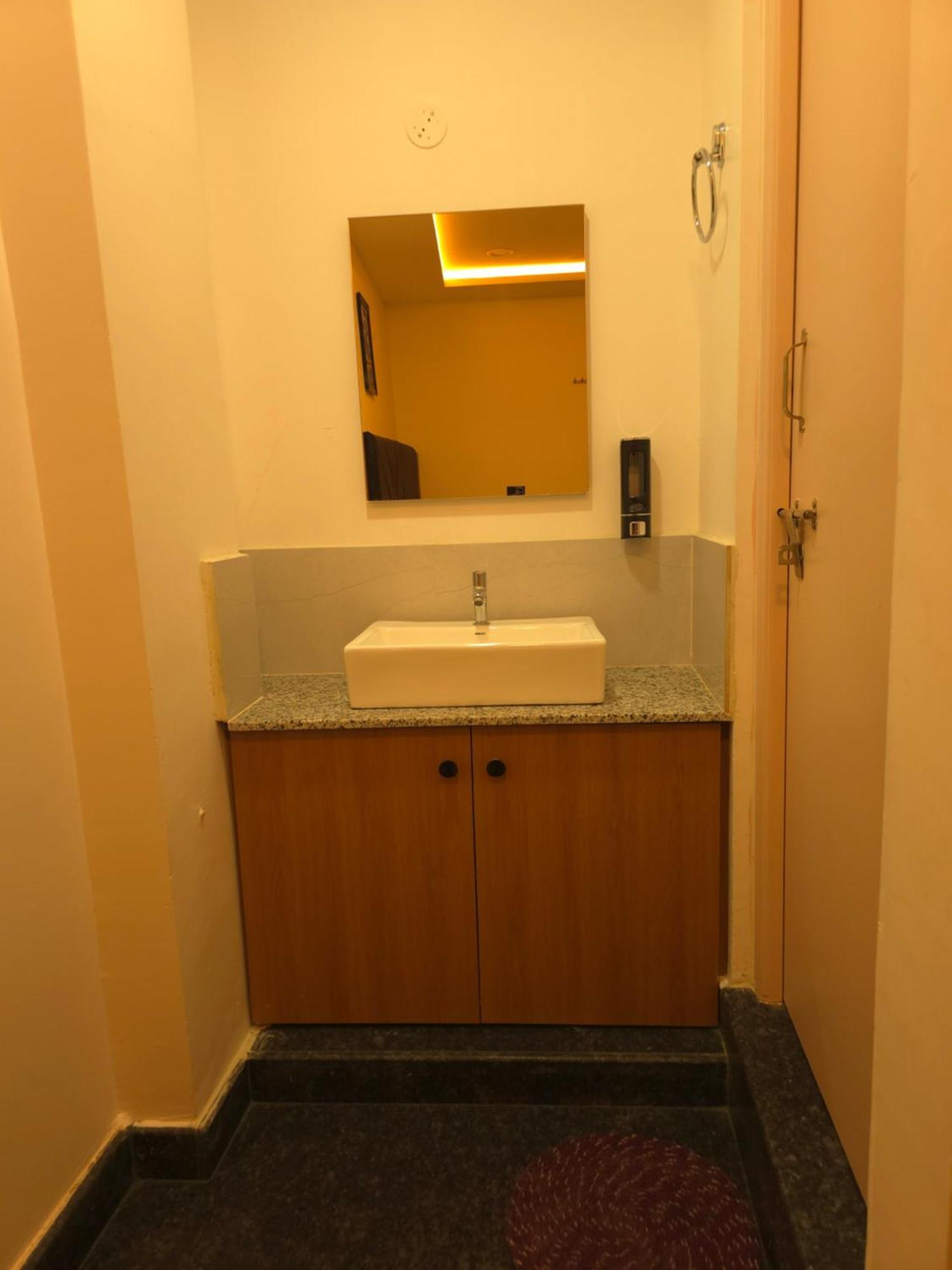 Hotel Shreem Sesha Sai Residency Tiruvannāmalai Exterior foto